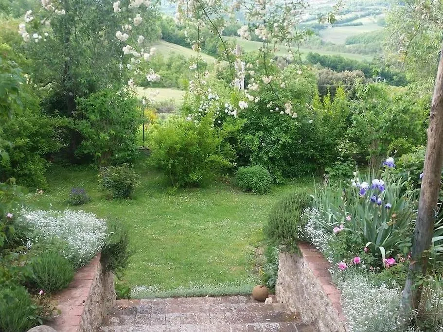 Olivo At Pietraie A Cottage With Many Flowers In The Valley Montecastelli Pisano