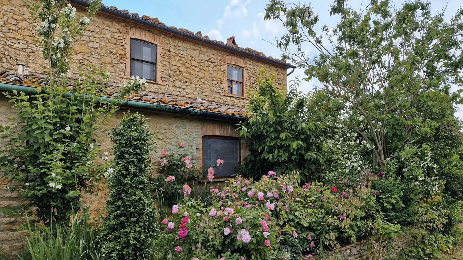 Olivo At Pietraie A Cottage With Many Flowers In The Valley Montecastelli Pisano Apartment